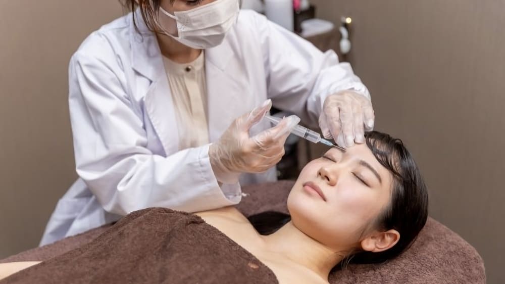 おでこの深いシワを消すおすすめの美容整形4選