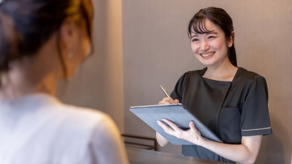 胸をボリュームアップして部分痩せ！おすすめの美容整形2選