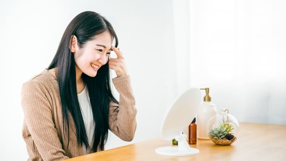 眉毛が左右非対称とは?定義やセルフチェックの方法も