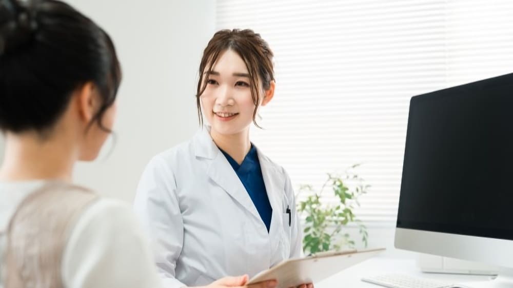 長期的に改善できる！口角を上げる美容整形3選