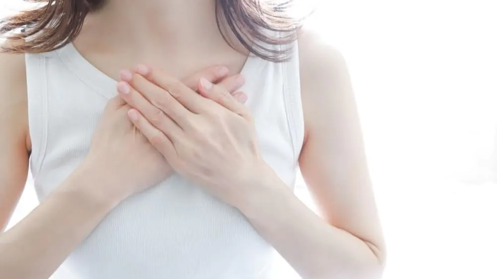 おっぱいの形は7種類！理想的・きれいな胸や形が崩れる原因、バストを整えるセルフケア・豊胸手術を解説